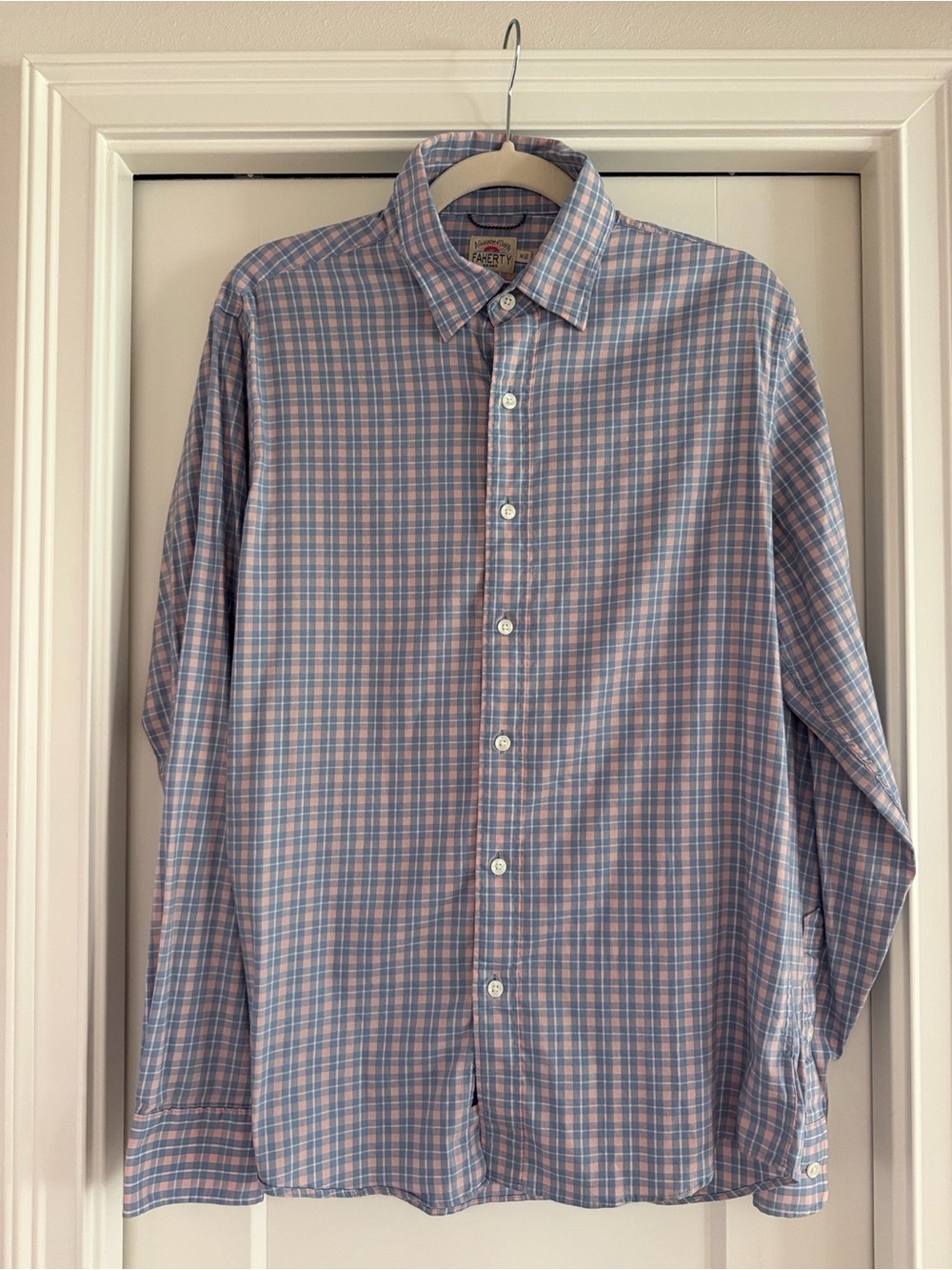 Faherty Men’s Blue Pink Plaid Button Down Shirt Size Medium